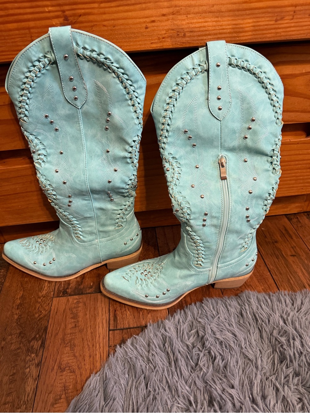 Women’s cowboy boots